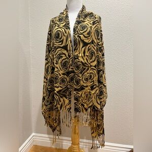 Smart Trend Black with Tan Roses Scarf with Tassels